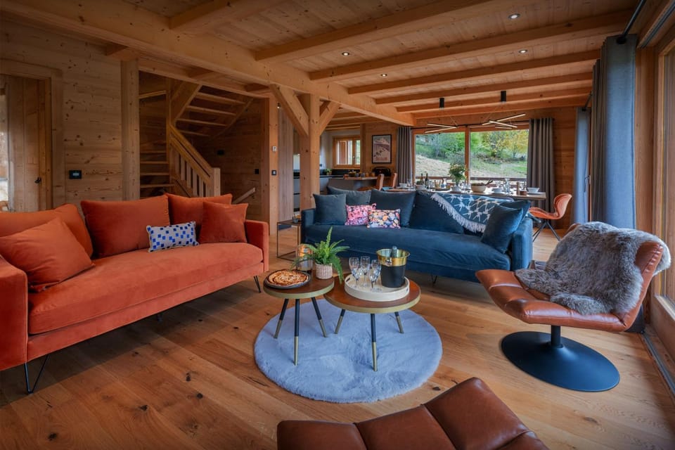 Living room, Seating area
