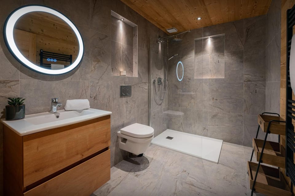 Shower, Toilet, Bathroom