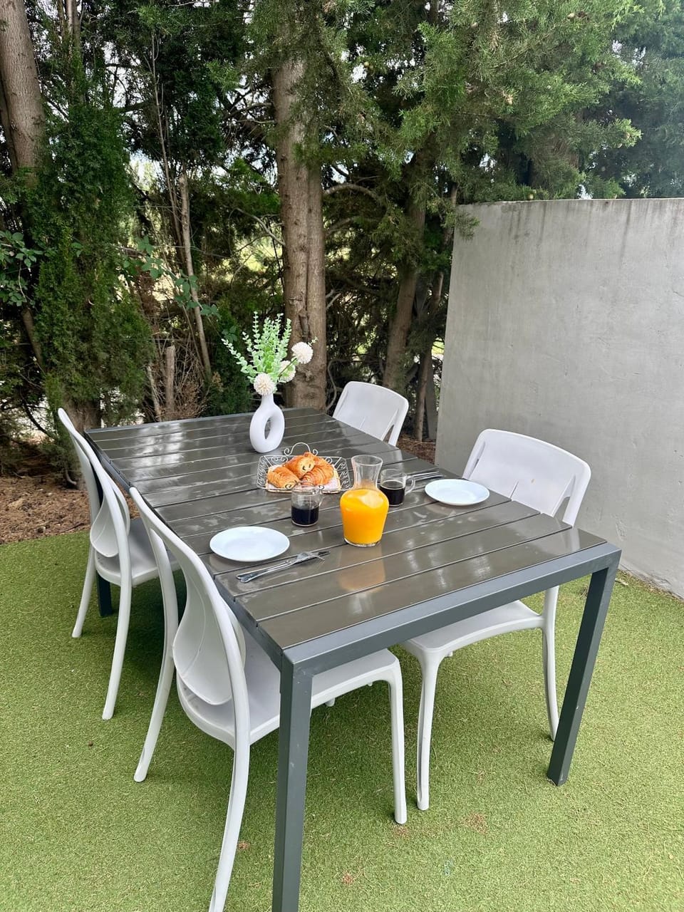 Patio, Day