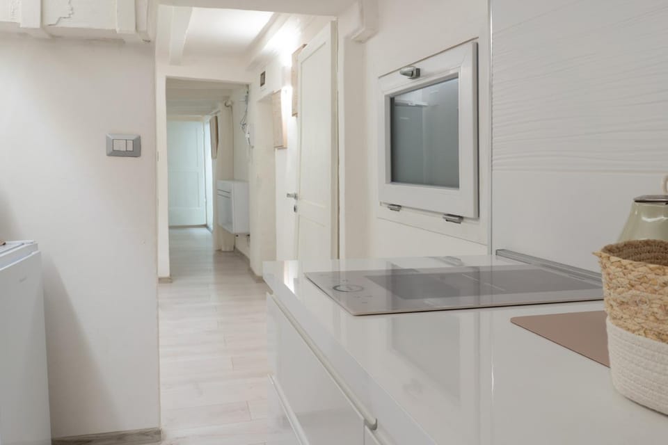 Kitchen or kitchenette, Breakfast