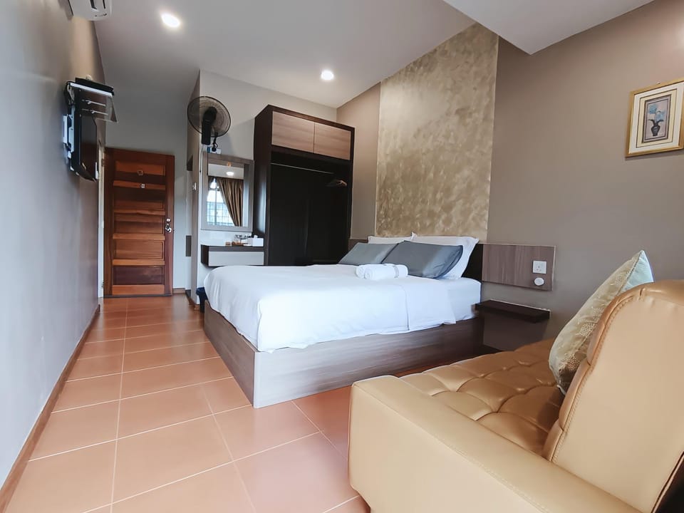 Lung Tok Entreprise 茶馆民宿 Bed and Breakfast in Penang