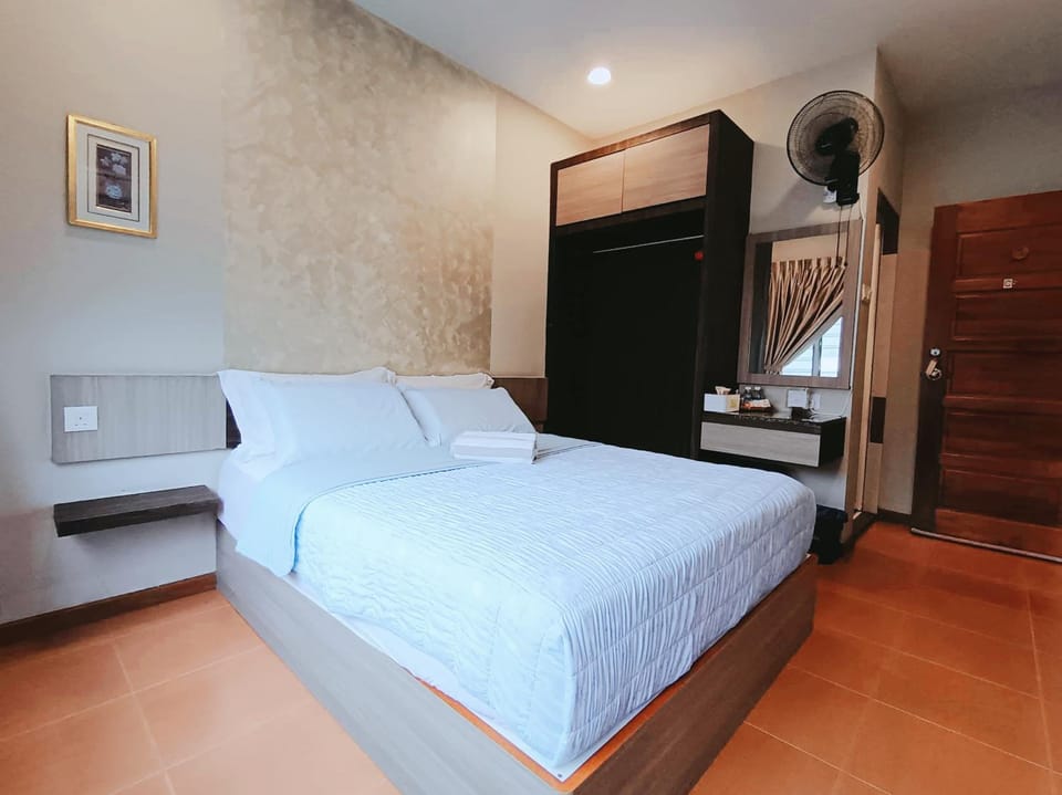 Lung Tok Entreprise 茶馆民宿 Bed and Breakfast in Penang