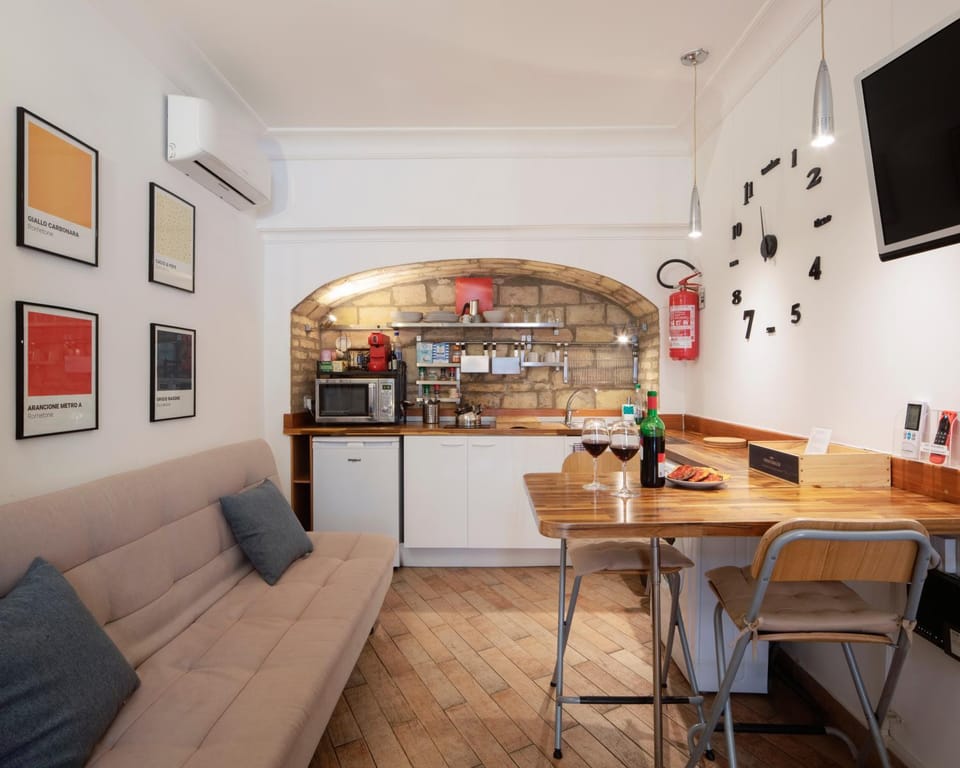Cozy Roman Nest Apartment in Rome