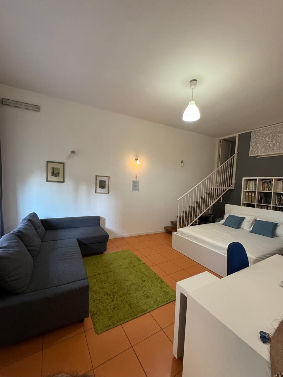 Bed, Seating area, Bedroom