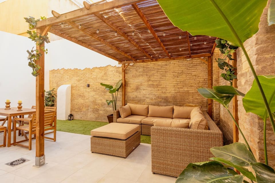 Patio, Day, Living room, Seating area