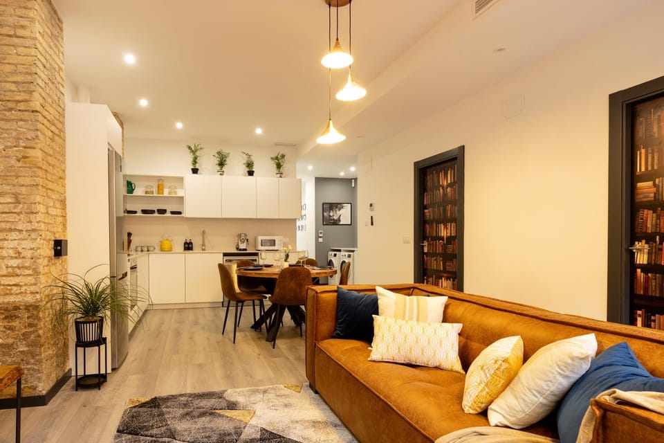 Kitchen or kitchenette, Living room, Seating area, Dining area
