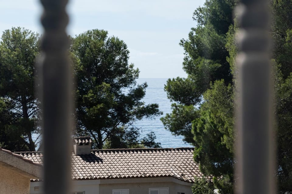 VILLA WINE & BEACH Design and Luxury in Cala Crancs Villa in Salou