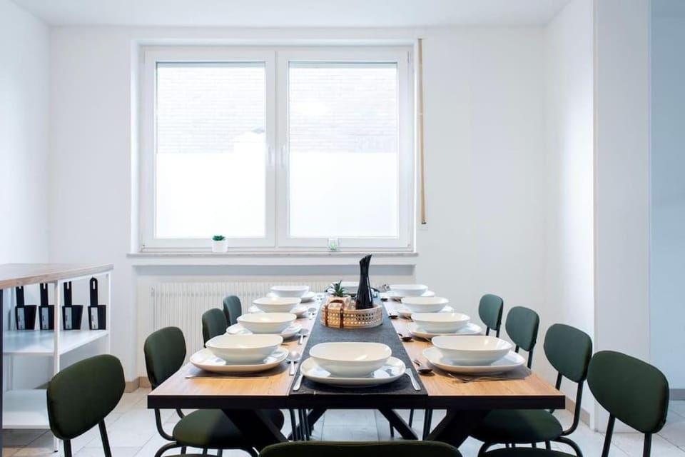 Seating area, Dining area