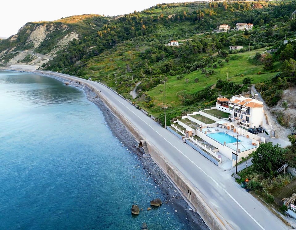 Property building, Day, Natural landscape, Bird's eye view, Sea view, Swimming pool