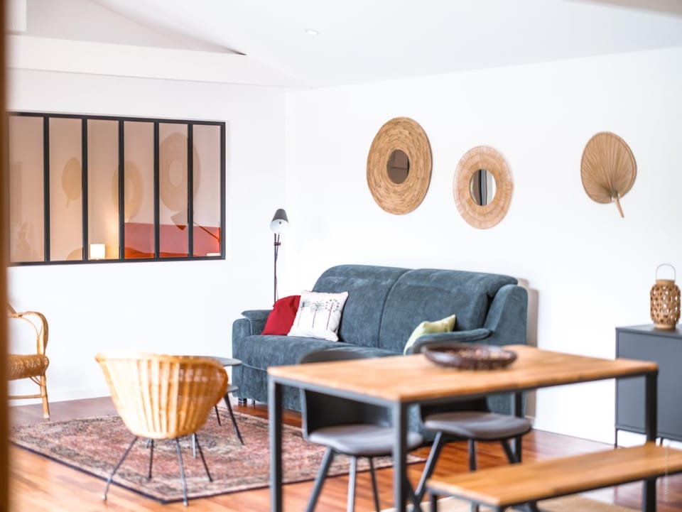 Living room, Dining area