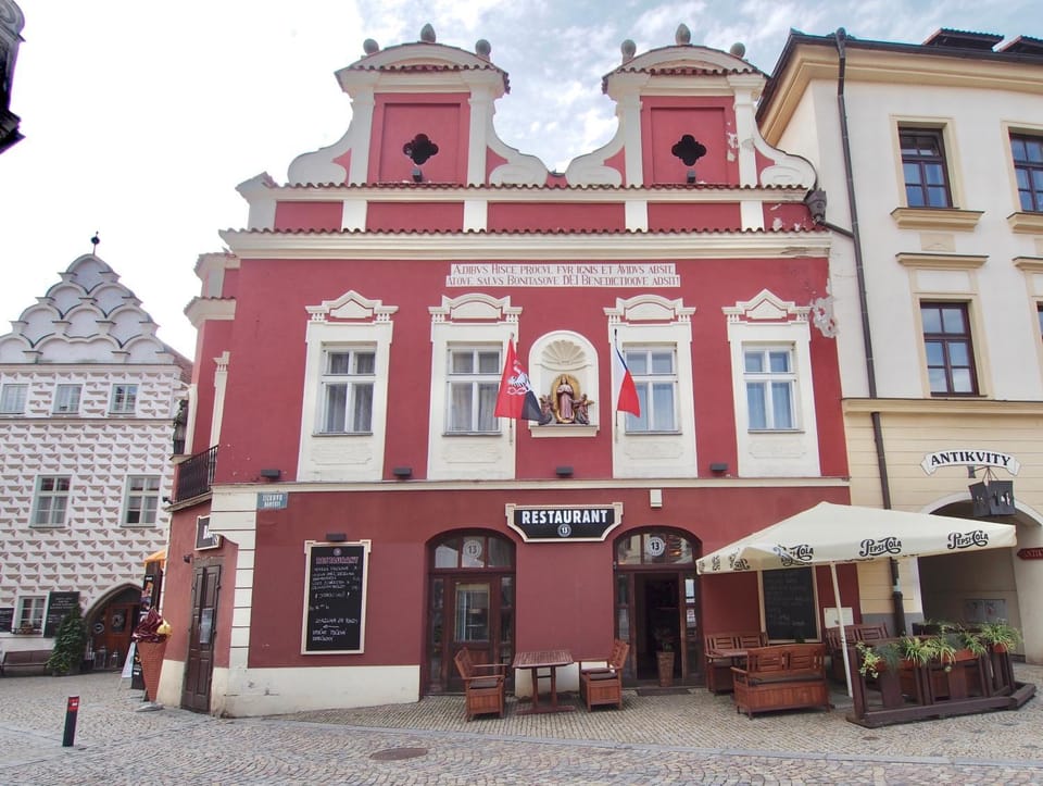 Facade/entrance