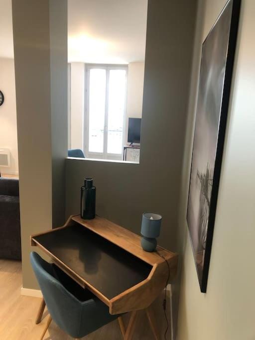 Seating area, internet