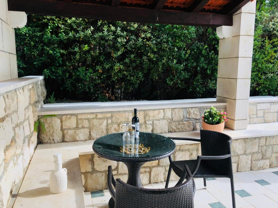 Patio, Seating area