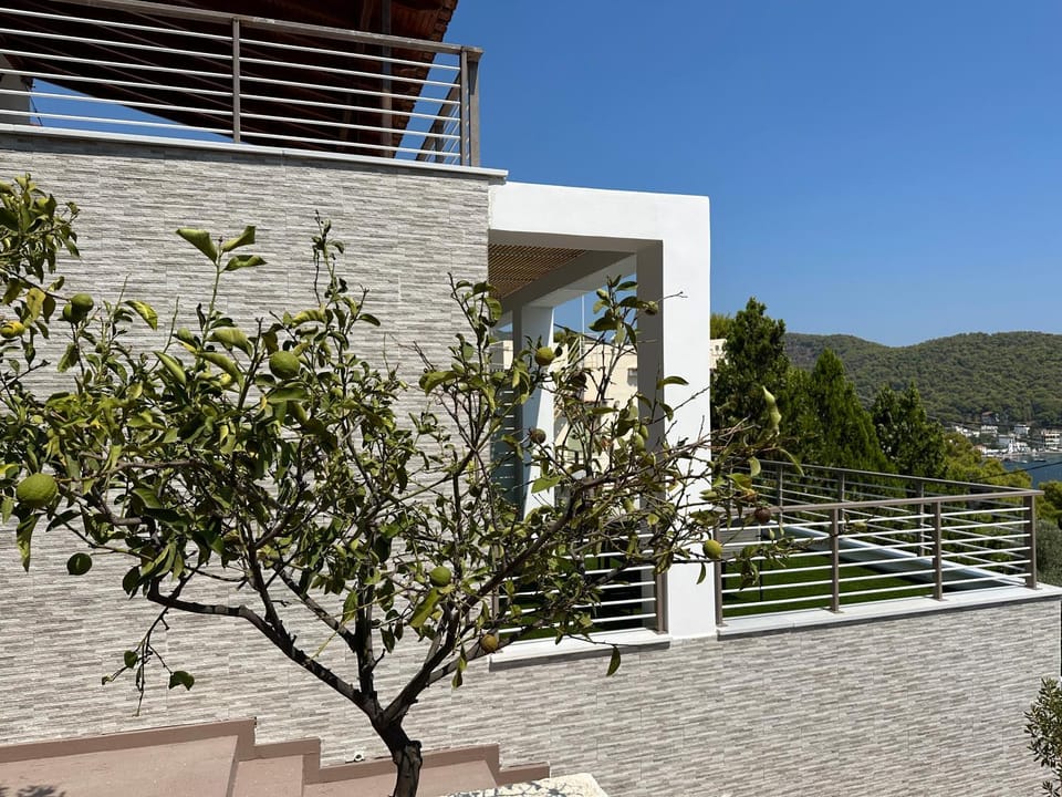 Property building, View (from property/room), Balcony/Terrace