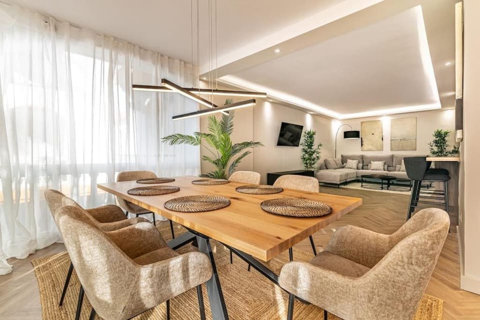 Seating area, Dining area