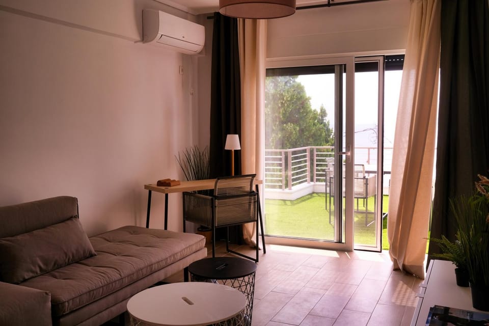 Balcony/Terrace, Living room, Business facilities, air conditioner