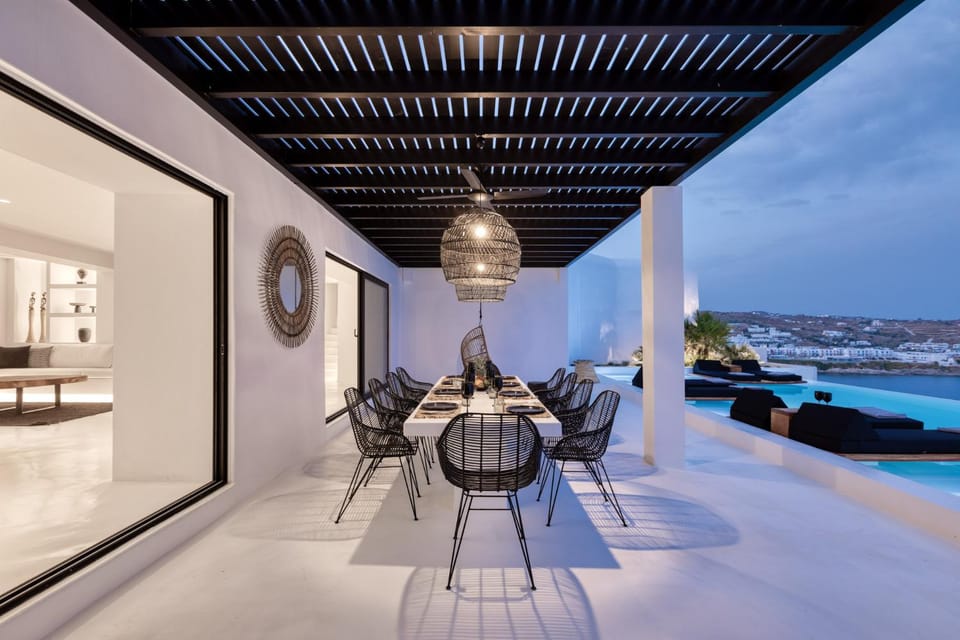 Balcony/Terrace, Dining area, Swimming pool