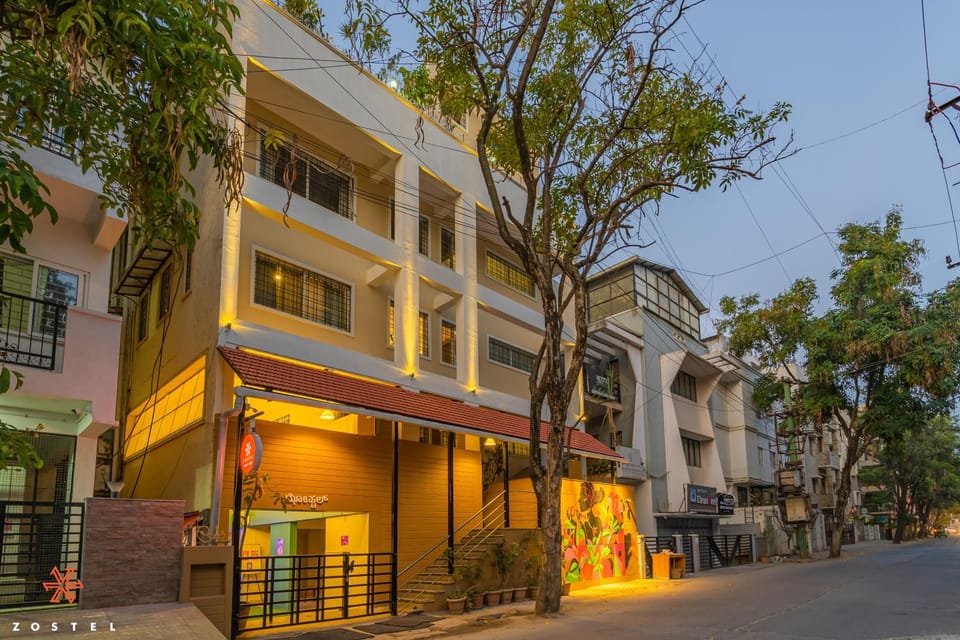 Property building, Neighbourhood