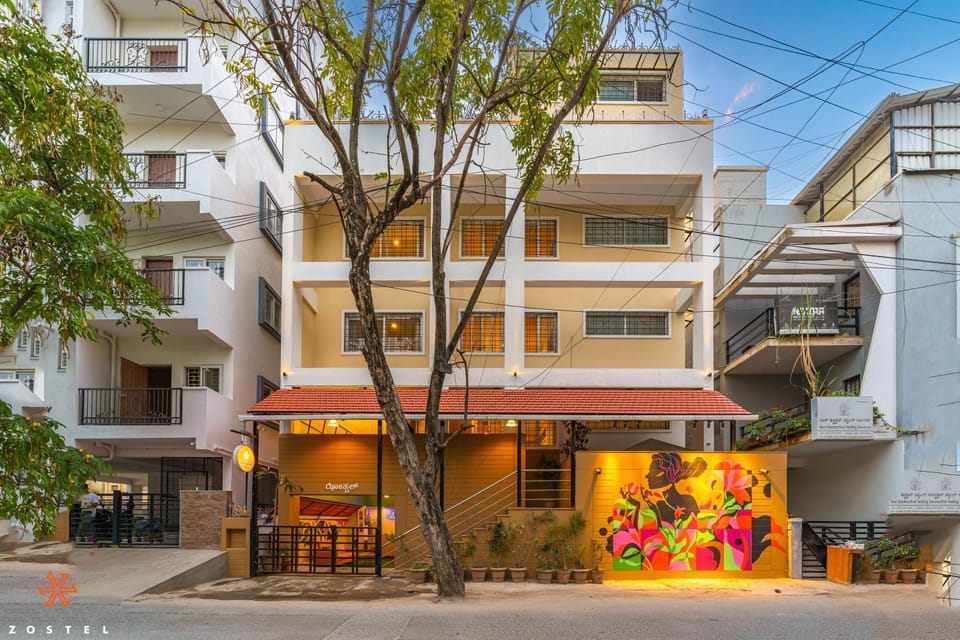 Property building, Neighbourhood