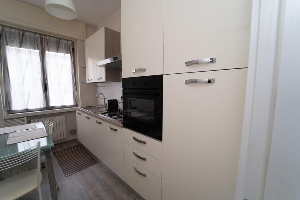 Kitchen or kitchenette, pet friendly, stove