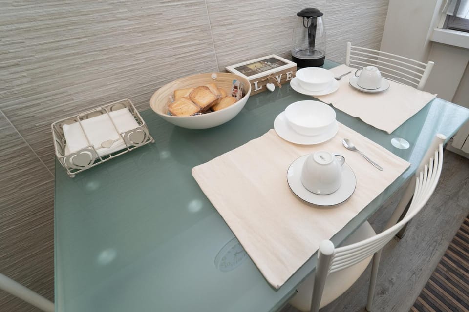 Coffee/tea facilities, Breakfast, Continental breakfast