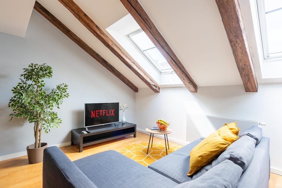 TV and multimedia, Seating area