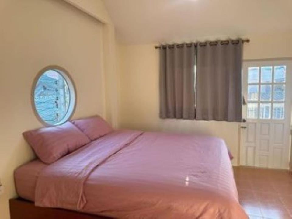 Bed, Photo of the whole room, Bedroom, air conditioner