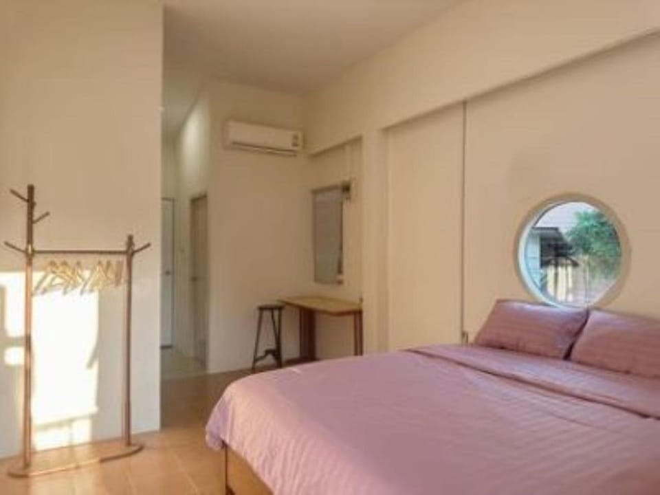 Bed, Bedroom, air conditioner