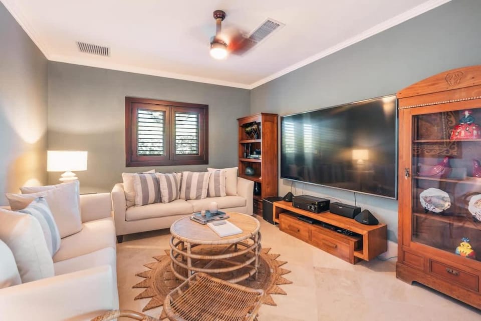 Communal lounge/ TV room, TV and multimedia, Evening entertainment