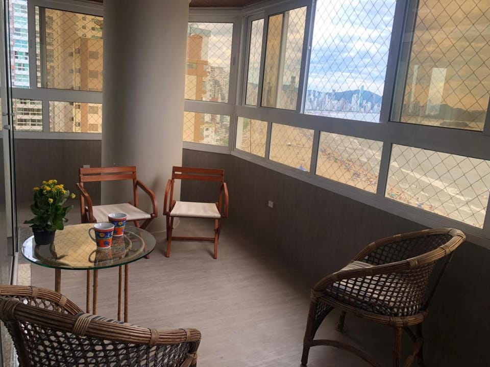 Apartamento frente ao mar. Amplo e confortável. Apartment in Camboriú