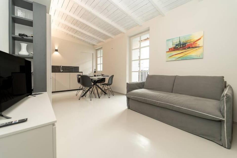Communal lounge/ TV room, TV and multimedia, Living room, Seating area