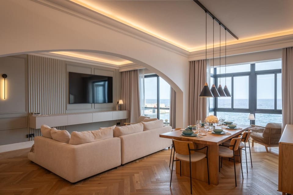 QUI by Homega, Seafront Views from Every Room Apartment in Sliema