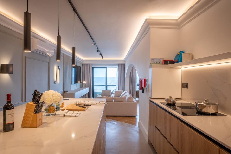 QUI by Homega, Seafront Views from Every Room Apartment in Sliema