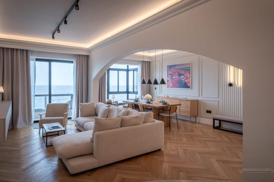 QUI by Homega, Seafront Views from Every Room Apartment in Sliema