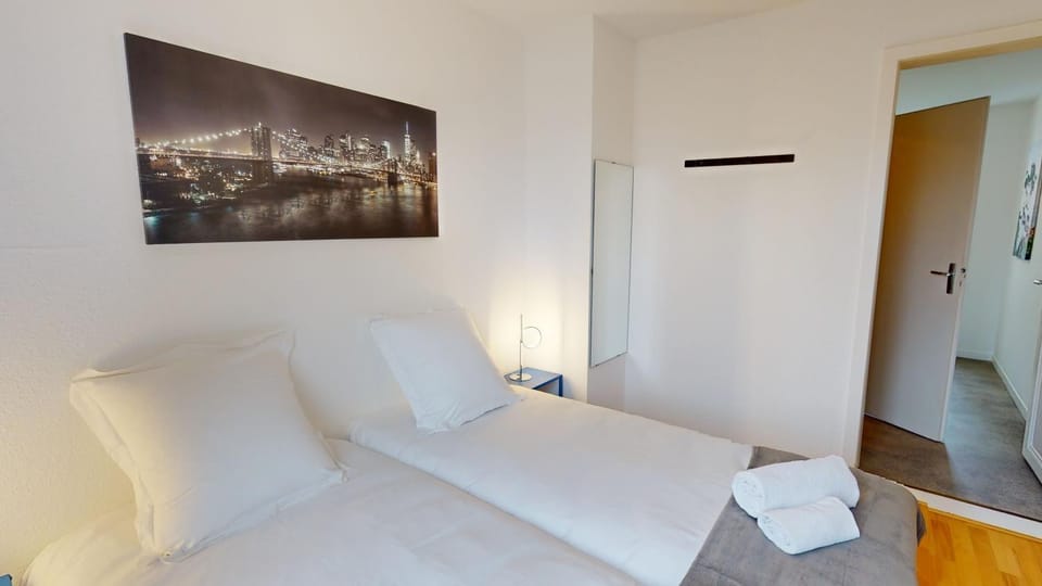 Bed, Photo of the whole room