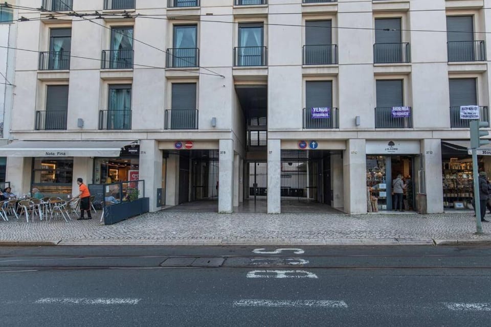 Property building, Neighbourhood, Street view, Location