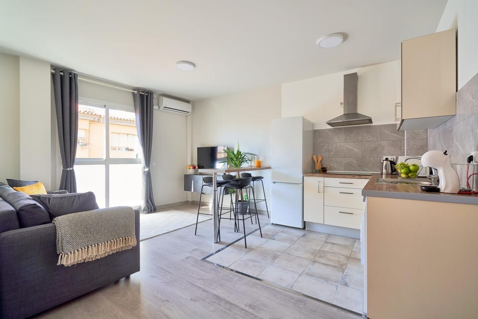 Kitchen or kitchenette, Living room