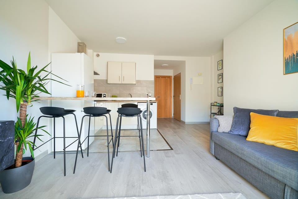 Kitchen or kitchenette, Living room