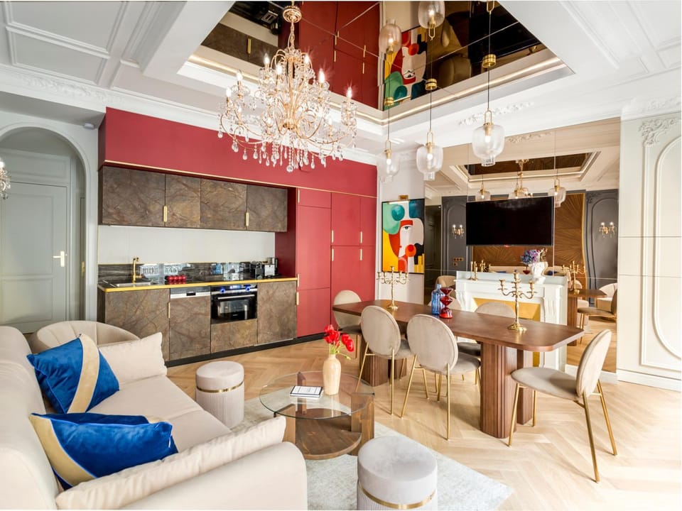 TV and multimedia, Kitchen or kitchenette, Living room, Dining area, stove
