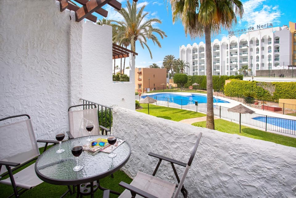 Property building, View (from property/room), Balcony/Terrace, Garden view, Pool view, Swimming pool