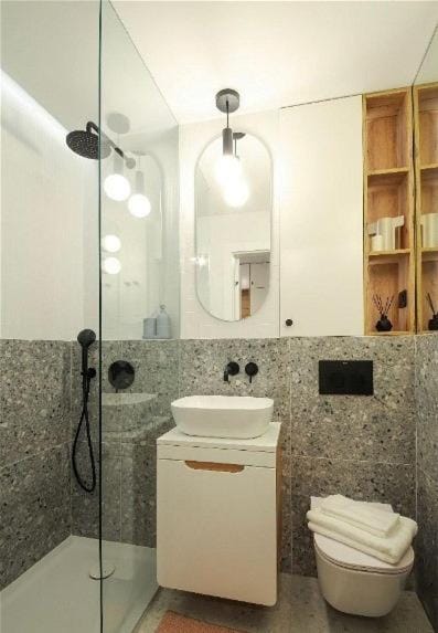 Shower, Toilet, Bathroom