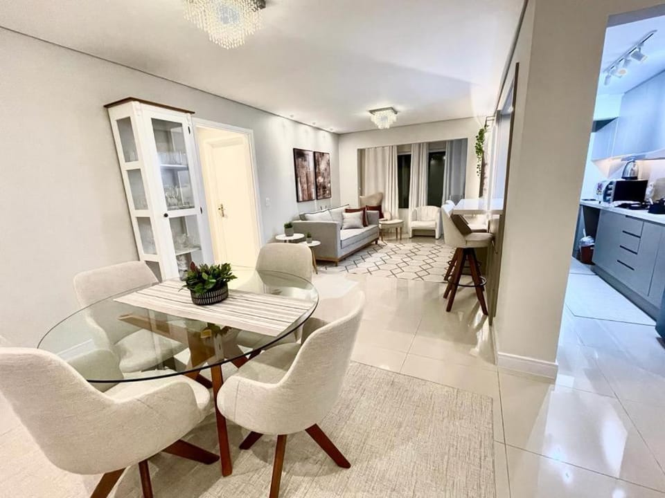 TV and multimedia, Seating area, Dining area