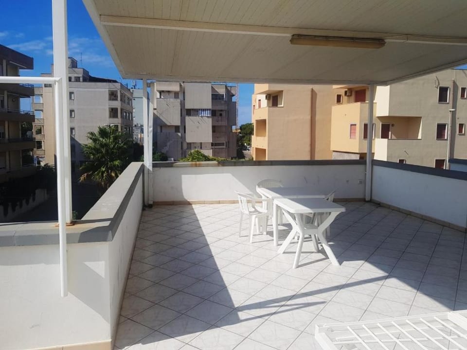 Property building, Day, View (from property/room), Balcony/Terrace