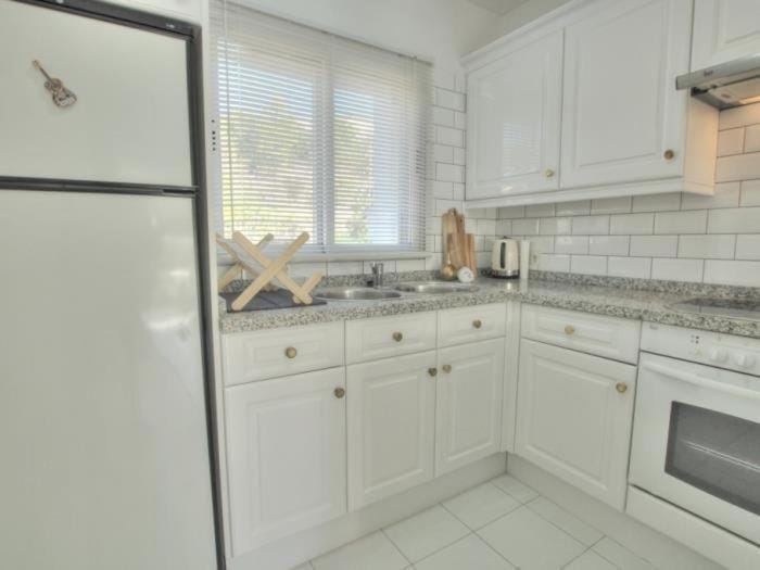 Kitchen or kitchenette, minibar, pet friendly, stove