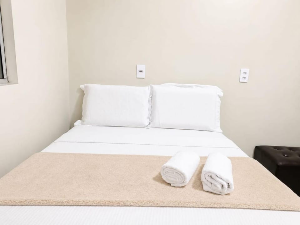 Bed, Bedroom, minibar, towels