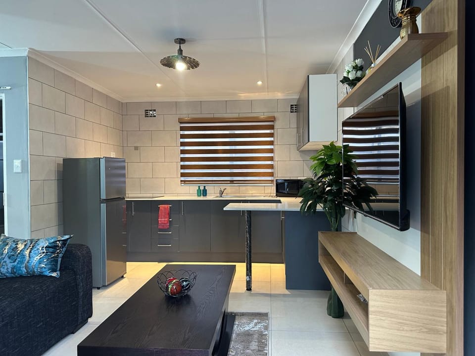 6 the Curve Unit 15 Apartment in Johannesburg