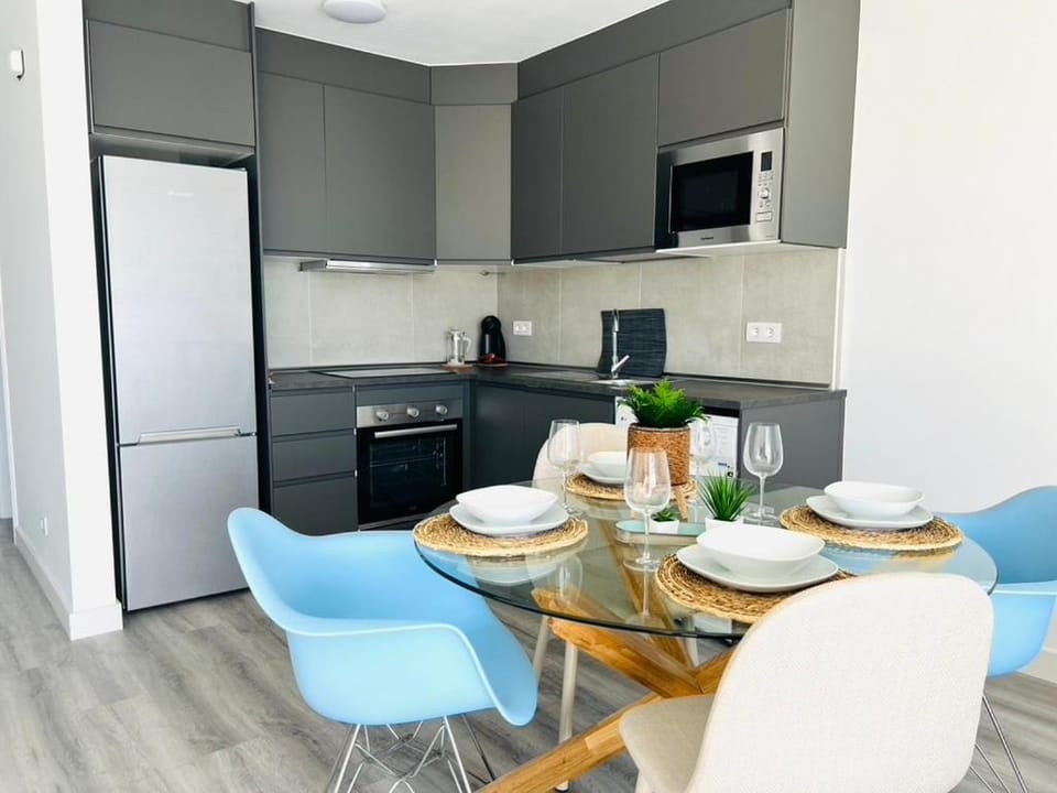 Kitchen or kitchenette, Living room, Seating area, Dining area, minibar, pet friendly, toaster