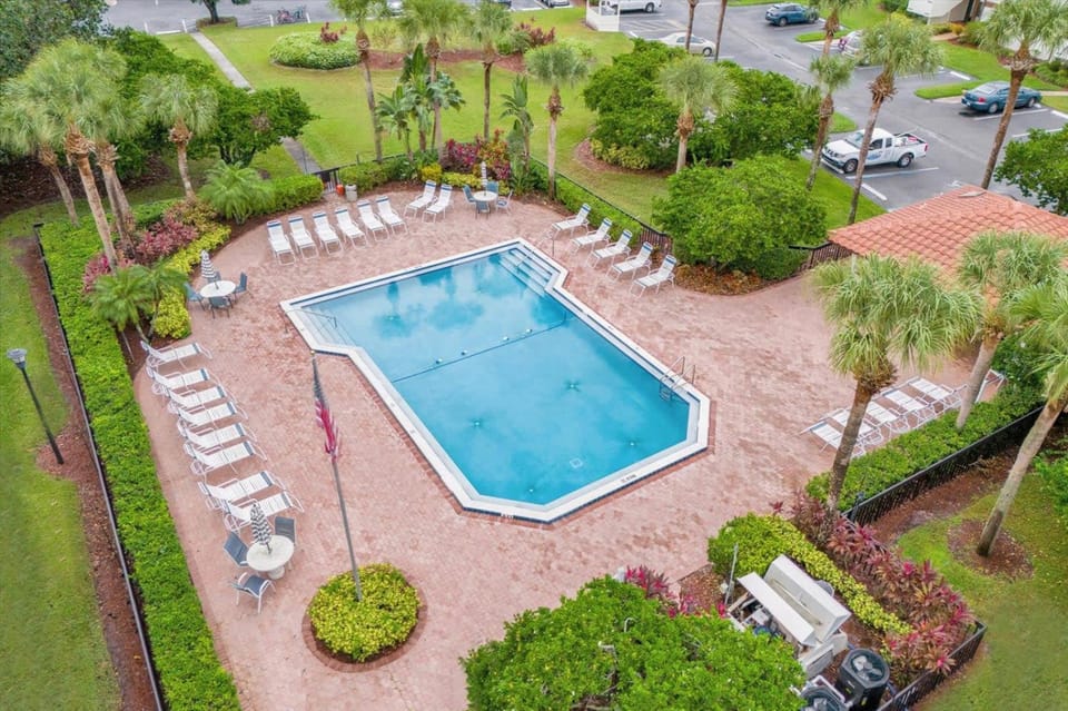 Bird's eye view, Garden view, Pool view, Swimming pool