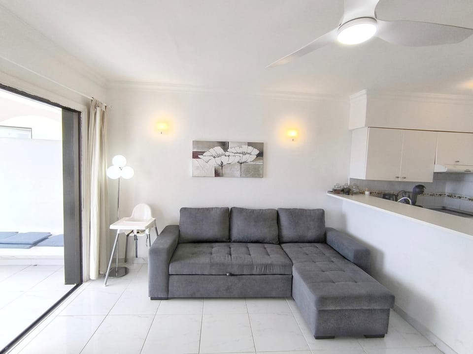 Bed, Living room, Seating area