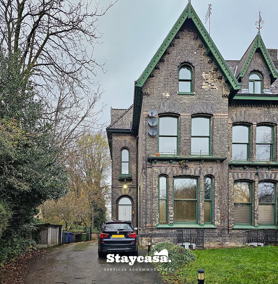 Carlton Co-Living - Private Room Self-Cater House in Stretford